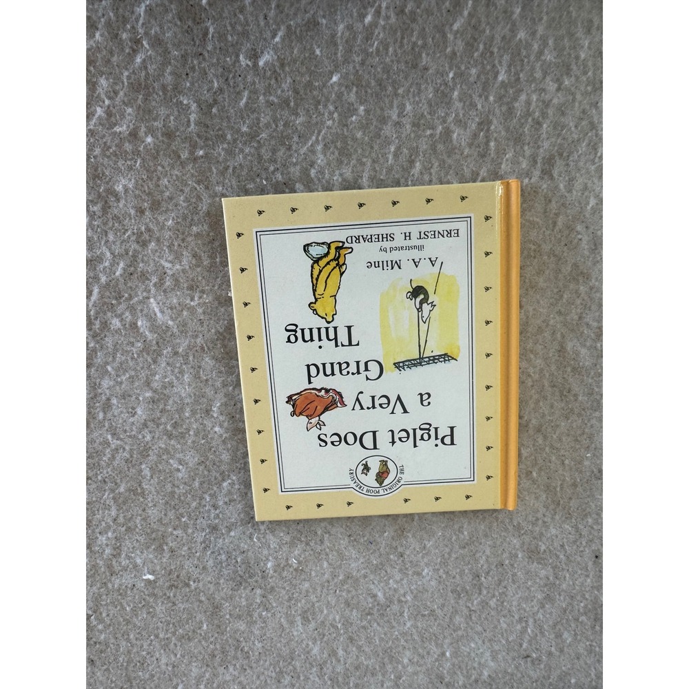 Piglet Does a Very Grand Thing A.A. Milne Pooh Treasury Hardcover  0525449337